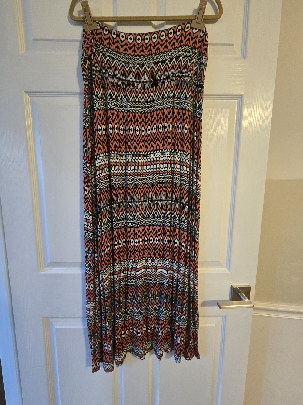 living doll Coral, Black and White Geometric Maxi Skirt